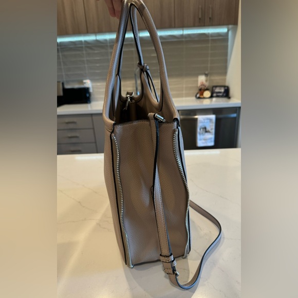Brand New Calvin Klein Gabrianna Novelty Slim Side Zip Tote - Picture 4 of 15